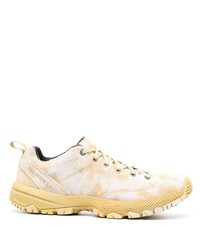 goldene Wildleder niedrige Sneakers von Merrell