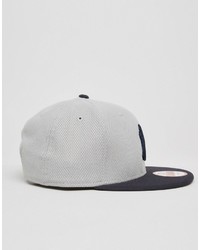 graue Baseballkappe von New Era