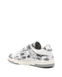 graue bedruckte niedrige Sneakers von Amiri