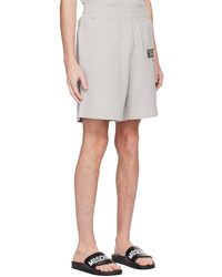 graue bedruckte Shorts von Moschino