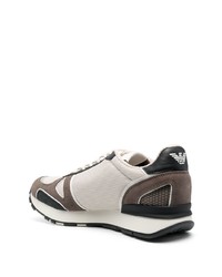 graue bedruckte Wildleder niedrige Sneakers von Emporio Armani