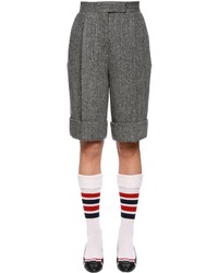graue Bermuda-Shorts