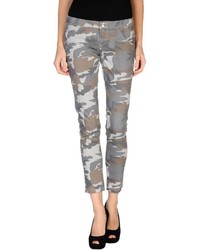 graue Camouflage enge Jeans