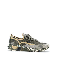 graue Camouflage niedrige Sneakers von Diesel