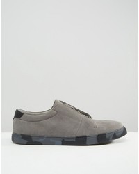 graue Camouflage Turnschuhe von Asos