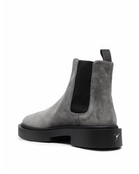 graue Chelsea Boots aus Wildleder von Giuseppe Zanotti