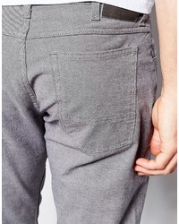 graue Chinohose von Wrangler