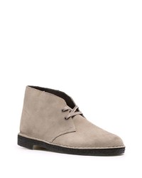 graue Chukka-Stiefel aus Wildleder von Clarks Originals