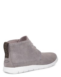 graue Chukka-Stiefel aus Wildleder von UGG