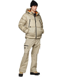 graue Daunenjacke von HH-118389225