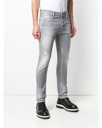 graue enge Jeans mit Destroyed-Effekten von DSQUARED2