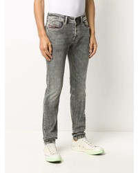 graue enge Jeans von Diesel