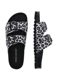 graue flache Sandalen aus Leder mit Leopardenmuster von Vero Moda