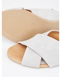 graue flache Sandalen aus Wildleder von Bianco