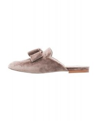 graue flache Sandalen von Jeffrey Campbell
