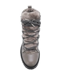 graue flache Stiefel mit einer Schnürung aus Leder von Jimmy Choo