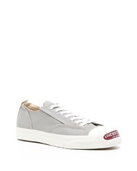 graue Gummi niedrige Sneakers von Undercover