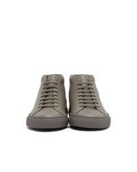 graue hohe Sneakers aus Leder von Common Projects