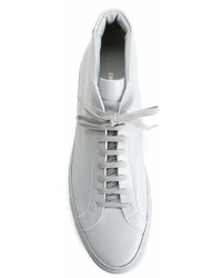 graue hohe Sneakers aus Leder von Common Projects