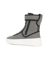 graue hohe Sneakers aus Leder von Fear Of God