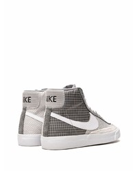 graue hohe Sneakers aus Segeltuch mit Karomuster von Nike