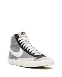 graue hohe Sneakers aus Wildleder von Nike