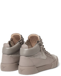 graue hohe Sneakers aus Wildleder von Giuseppe Zanotti