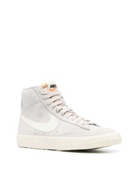 graue hohe Sneakers aus Wildleder von Nike