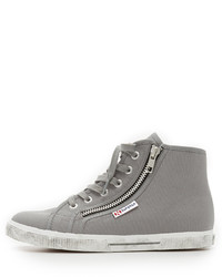 graue hohe Sneakers von Superga