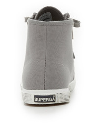 graue hohe Sneakers von Superga