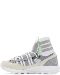 graue hohe Sneakers