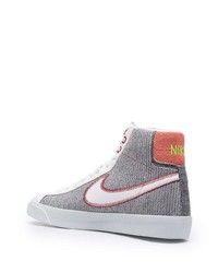 graue hohe Sneakers von Nike