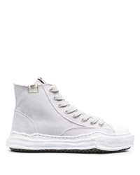 graue hohe Sneakers von Maison Mihara Yasuhiro