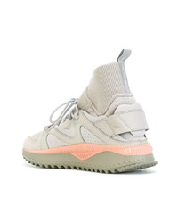 graue hohe Sneakers von Puma