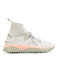 graue hohe Sneakers von Puma