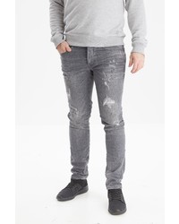 graue Jeans mit Destroyed-Effekten von BLEND