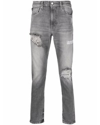 graue Jeans mit Destroyed-Effekten von Calvin Klein Jeans