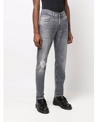 graue Jeans mit Destroyed-Effekten von 7 For All Mankind