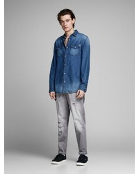 graue Jeans mit Destroyed-Effekten von Jack & Jones