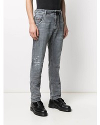 graue Jeans mit Destroyed-Effekten von Diesel