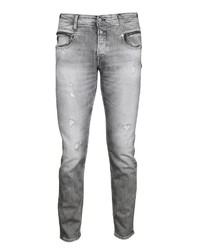 graue Jeans mit Destroyed-Effekten von Le Temps des Cerises