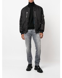 graue Jeans mit Destroyed-Effekten von 7 For All Mankind