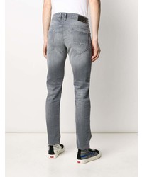 graue Jeans mit Destroyed-Effekten von Diesel