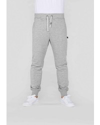 graue Jogginghose von Alpha Industries