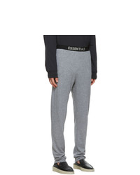 graue Jogginghose von Essentials