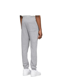 graue Jogginghose von Essentials