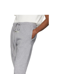 graue Jogginghose von Essentials