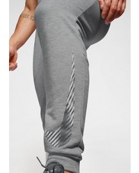 graue Jogginghose von Nike