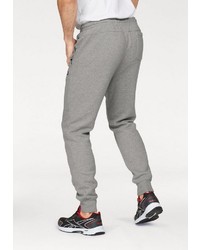 graue Jogginghose von Reebok