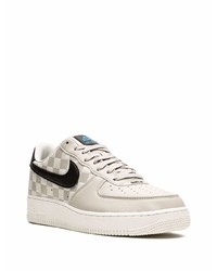 graue Leder niedrige Sneakers mit Karomuster von Nike